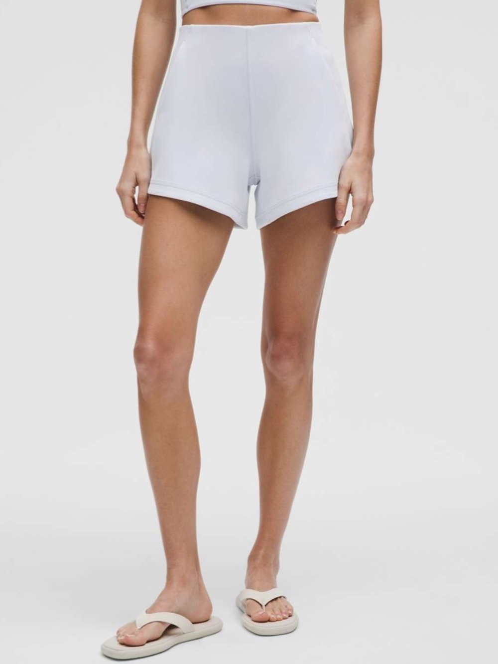 Lululemon Softstreme Kick-Flare Mid-Rise Short 4” Size 6 Starch Blue Soft